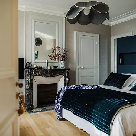 Le Mora Hotes Bed and Breakfast 4*