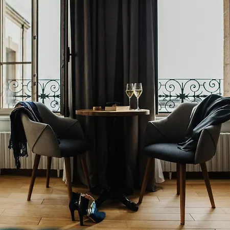 Couette-café Le Mora Hôtes
