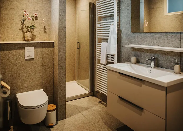 Le Mora Hotes Bed & Breakfast 4*